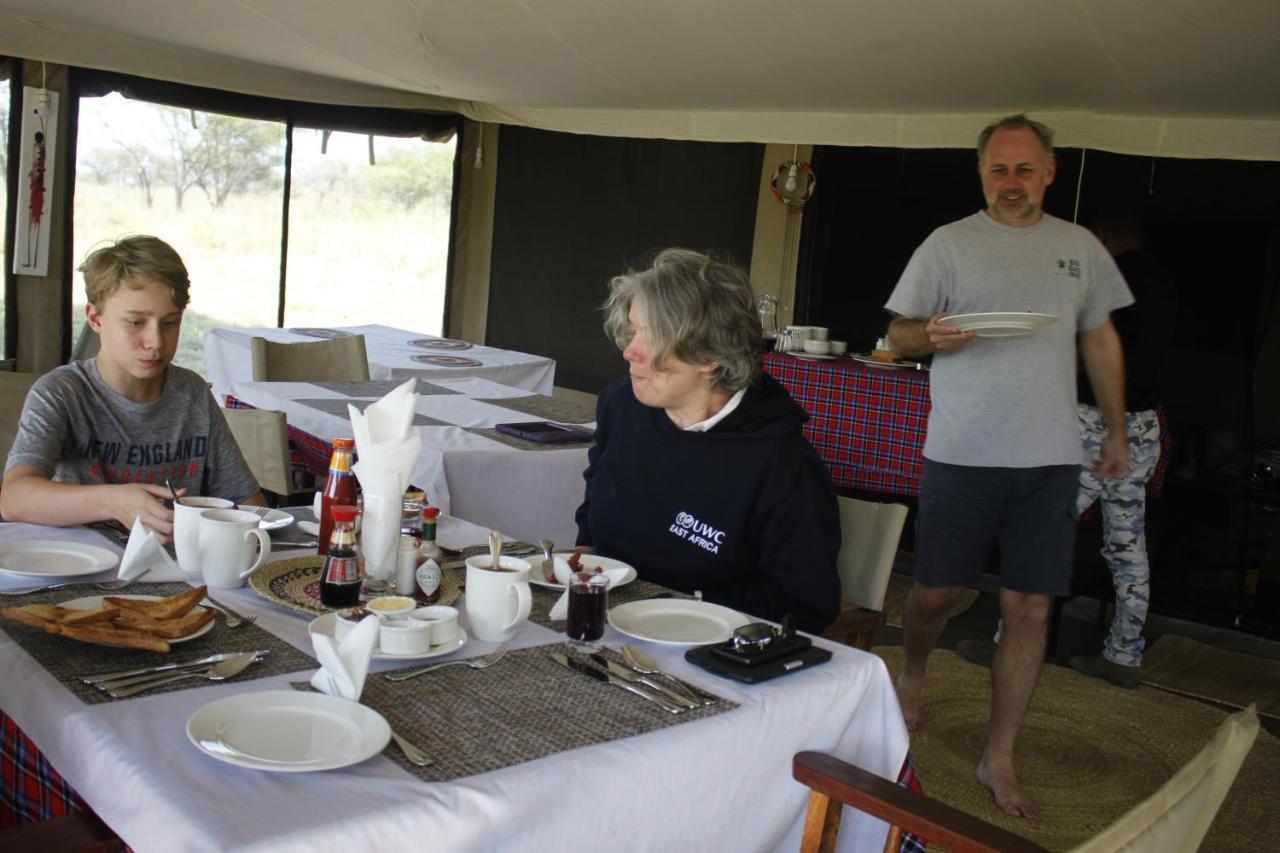 Osero Serengeti Luxury Tented Camp Banagi Eksteriør billede